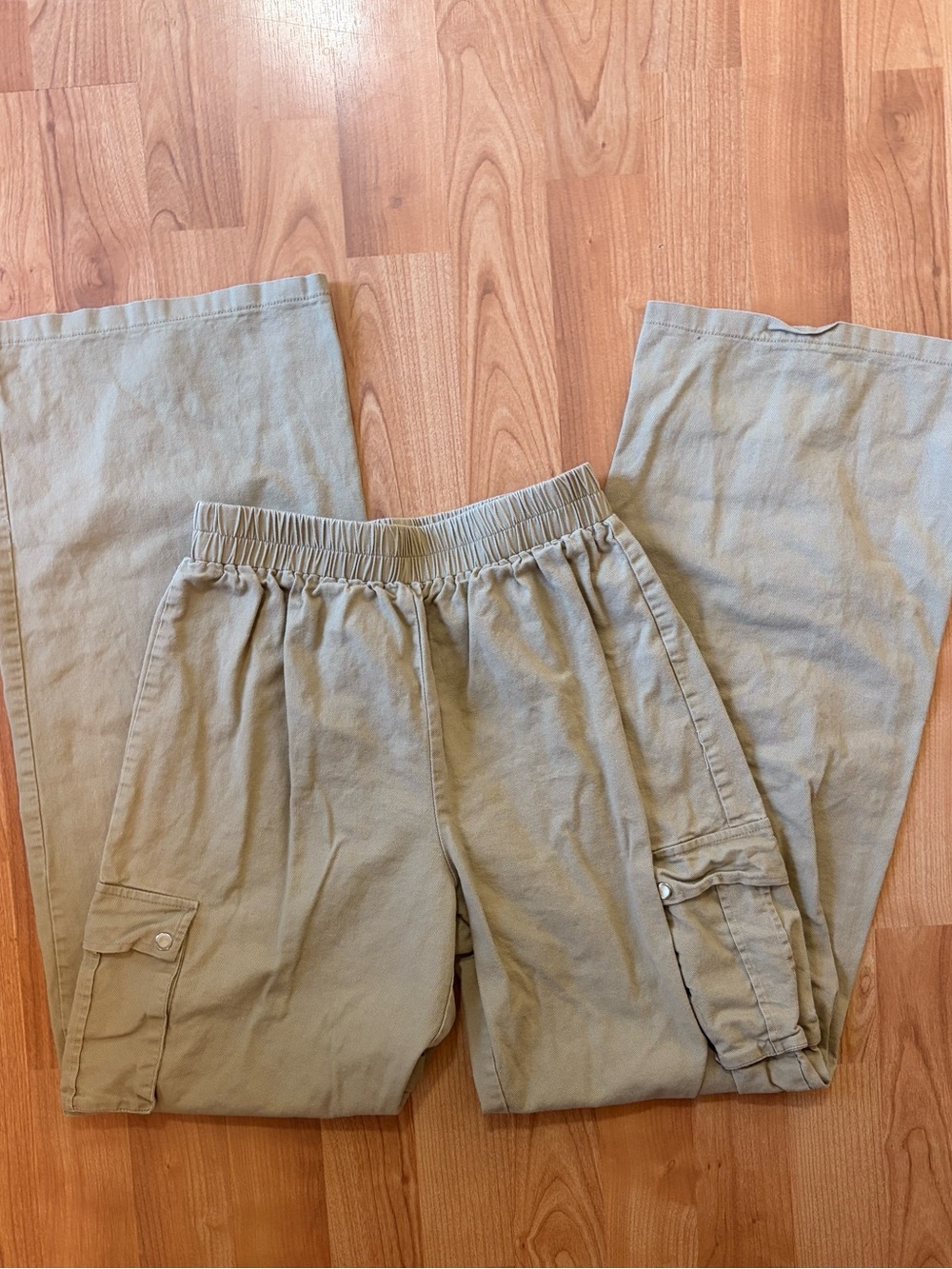 PrettyLittleThing Women’s Cargo Pants in Khaki Elastic Waistband 4
